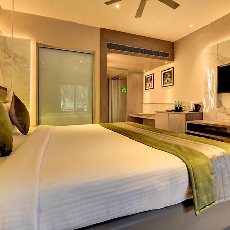 The Corinthians Resort And Club Pune Eksteriør billede Deluxe Room