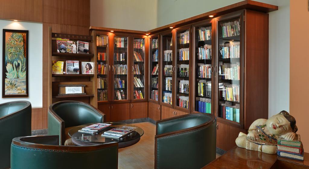 The Corinthians Resort And Club Pune Eksteriør billede Library